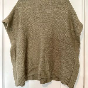 Universal Threat OSFM Green Knit Vest